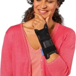 Goedkoop ✔️ Thuasne Ligaflex Classic Polsbrace - 2 - Links - Zwart ⭐ -Rogelli Shop 486x840