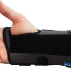 Goedkoop ✔️ Thuasne Ligaflex Classic Polsbrace - 2 - Links - Zwart ⭐ -Rogelli Shop 550x269