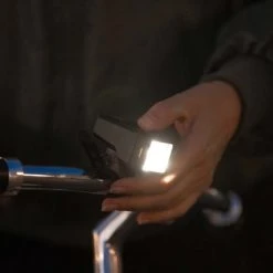 Uitgang ✔️ AXA – Niteline T4R - LED Fietslampjes Voor En Achter - Fietsverlichting USB Oplaadbaar ???? 10 Uitgang ✔️ AXA – Niteline T4R - LED Fietslampjes Voor En Achter - Fietsverlichting USB Oplaadbaar ???? -Rogelli Shop 550x366 84