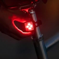 Uitgang ✔️ AXA – Niteline T4R - LED Fietslampjes Voor En Achter - Fietsverlichting USB Oplaadbaar ???? 11 Uitgang ✔️ AXA – Niteline T4R - LED Fietslampjes Voor En Achter - Fietsverlichting USB Oplaadbaar ???? -Rogelli Shop 550x366 85