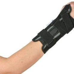 Goedkoop ✔️ Thuasne Ligaflex Classic Polsbrace - 2 - Links - Zwart ⭐ -Rogelli Shop 550x387