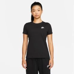 Beste Verkoop ???? Nike Sportswear Club Dames T-Shirt - Zwart - Maat M ⭐ -Rogelli Shop 550x550 373