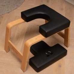 Beste Pirce ???? Me Time Yogastoel - Incl. Gratis Yogasokken En Workout Poster - Zwart - Meditatie Bankje - Hoofdstand Bankje - Yoga Kruk - Inversie Stoel - Yoga Trainer - Yoga Stoel - Handstand Trainer - Meditatiestoel - Omgekeerde Stoel - Yogabank - Feet Up ⌛ -Rogelli Shop 550x550 568