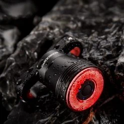 Beste deal ???? Rockbros Slim Fiets Achterlicht, Automatische Rem Sensor, IPx6 Waterdicht LED, Via USB Opladen, Met Zadelbevestiging, Slimme Fietsverlichting ???? -Rogelli Shop 550x696 5