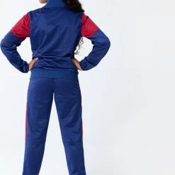 Coupon ???? FC Barcelona Trainingspak 21/22 - Trainingspak Voor Kinderen - Officieel FC Barcelona Fanproduct - Barca Vest En Trainingsbrek - 100% Polyester - Maat 152 ???? -Rogelli Shop 550x761